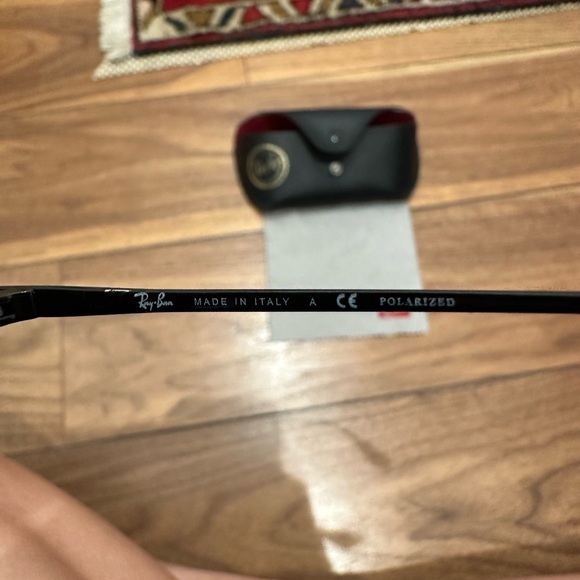 Ray-Ban Erika Classic Polarized Glasses - Picture 5 of 7